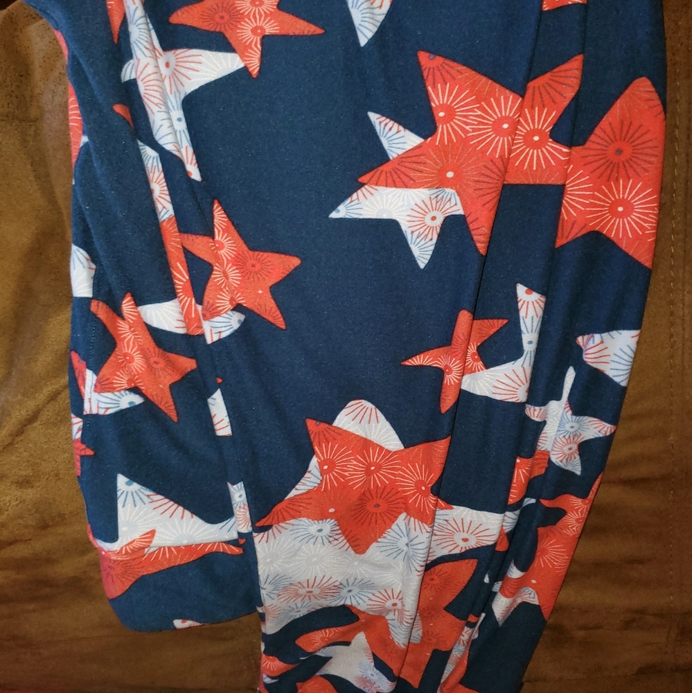 Lularoe TC beautiful red,white and blue leggings